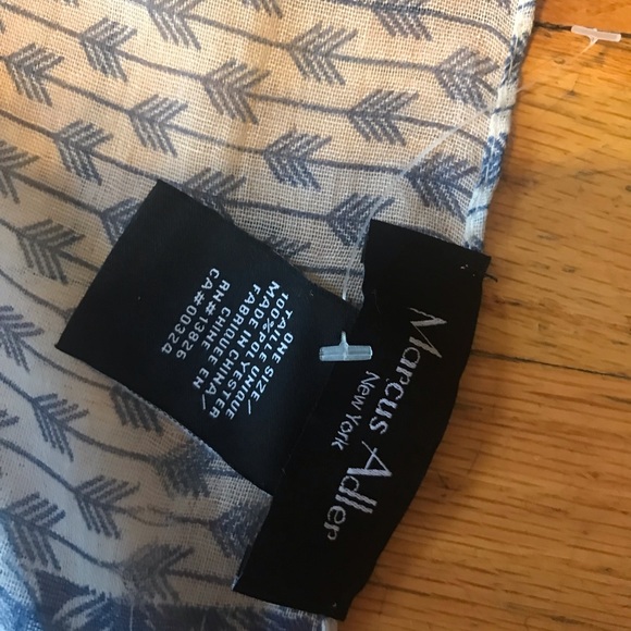Oversized new cotton Marcus Adler scarf - Picture 4 of 4